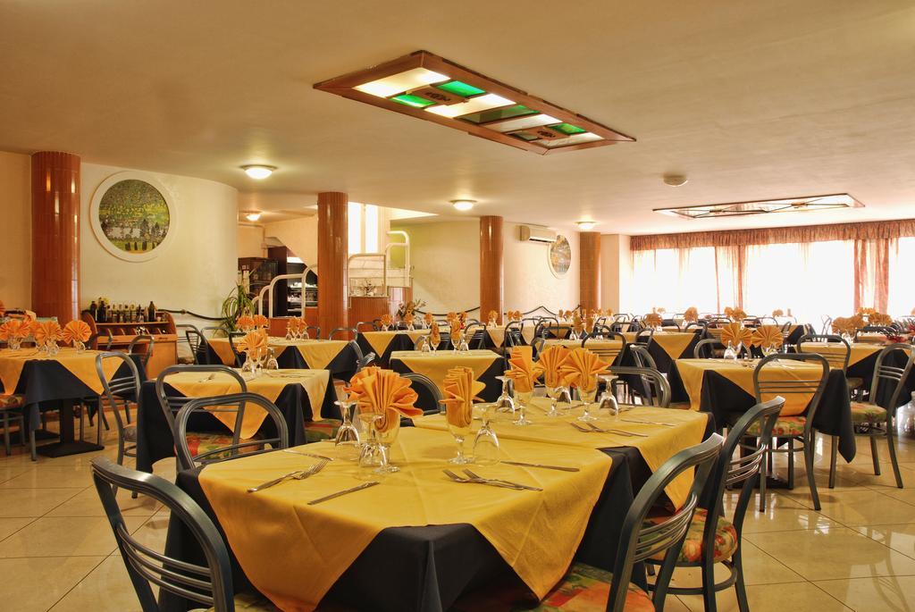 Hotel Scacciapensieri 네뚜노 외부 사진