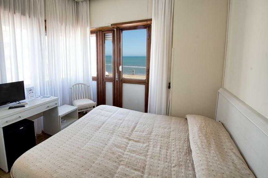 Hotel Scacciapensieri 네뚜노 외부 사진