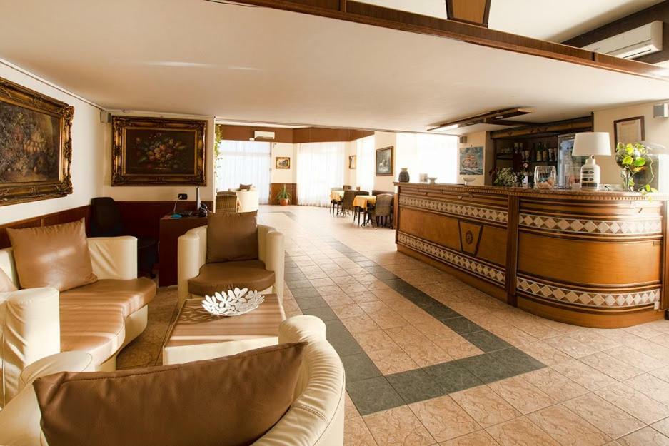 Hotel Scacciapensieri 네뚜노 외부 사진