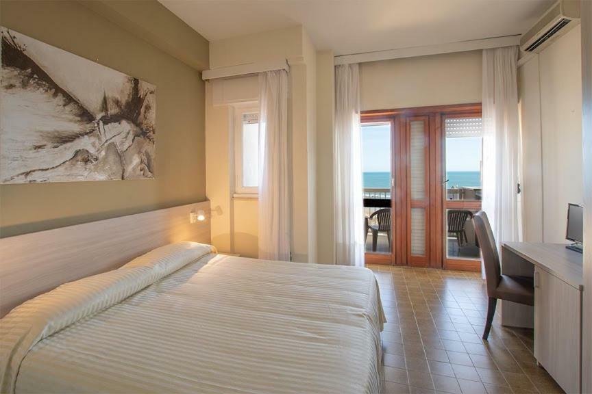 Hotel Scacciapensieri 네뚜노 외부 사진